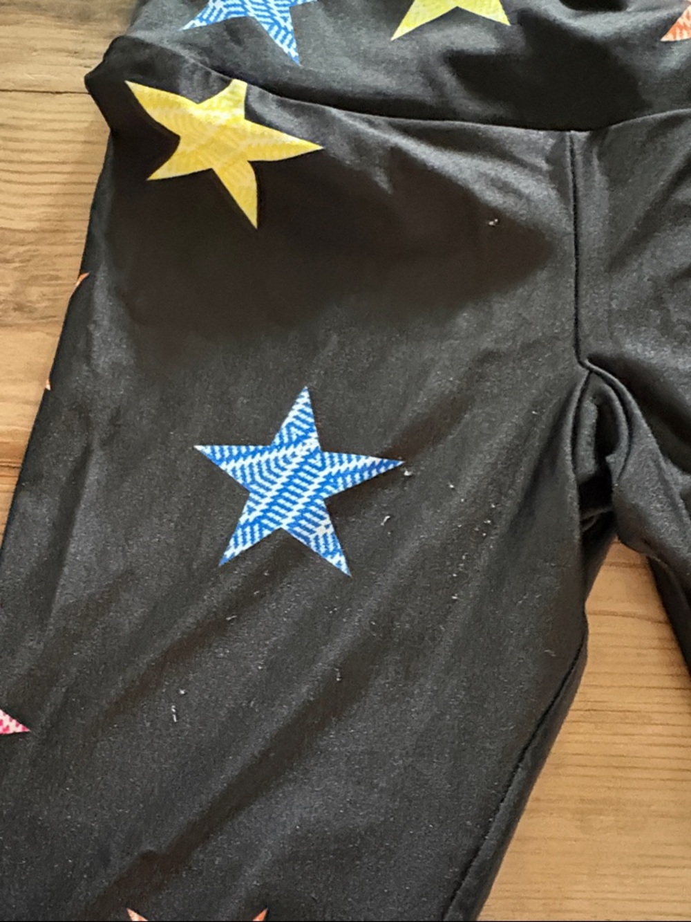Goldsheep Black Star-Print Stretch Leggings with Multicolor Stars - Picture 6 of 7